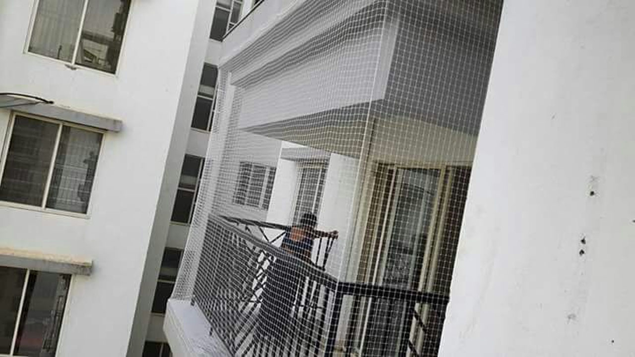 Balcony Safety Nets In Pune railway station